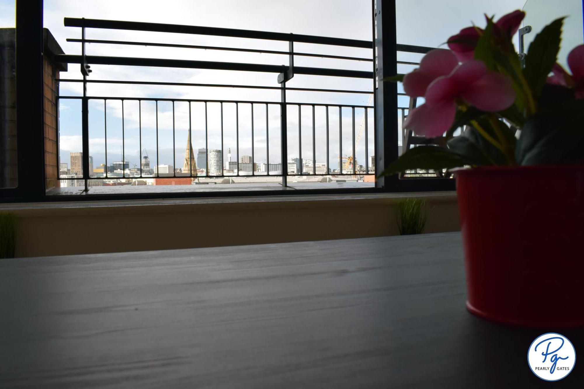 Penthouse - Amazing City Skyline Views - Balcony - Free Extra 2 Hours - Free Parking - Utilita Arena - Bullring Shopping - New St Station- Super King Size Bed Birmingham Exterior foto